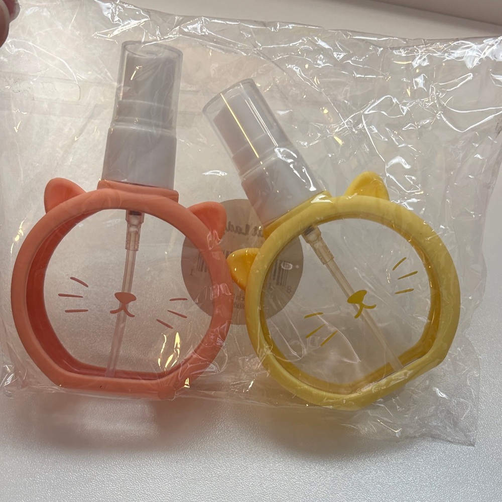 Cute Cat Face Spray Bottles - Peach & Yellow